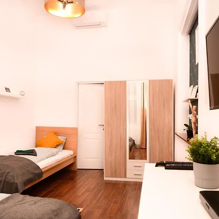 Big 3br Bathr W Ac At Gozsdu Apartmán *