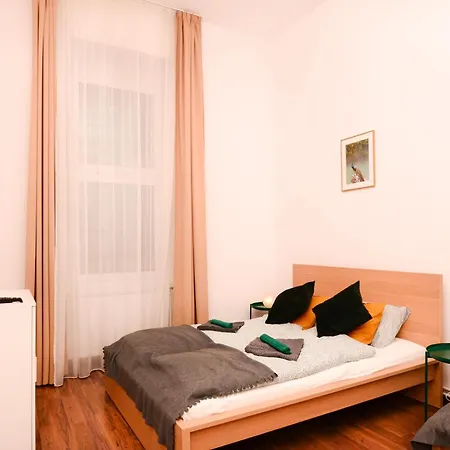 Big 3br Bathr W Ac At Gozsdu Apartmán Budapešť