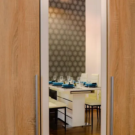 Big 3br Bathr W Ac At Gozsdu *