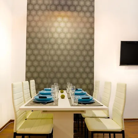 Big 3br Bathr W Ac At Gozsdu Budapešť