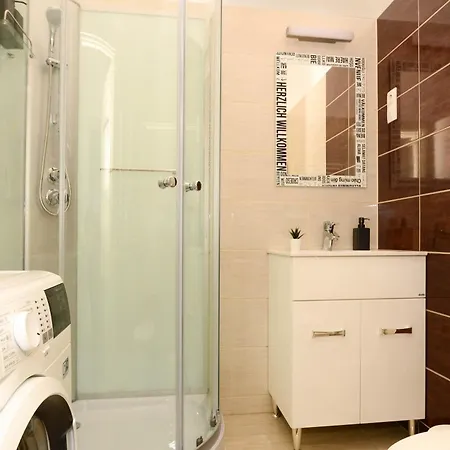 Big 3br Bathr W Ac At Gozsdu Apartmán Budapešť