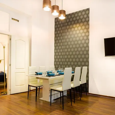 Big 3br Bathr W Ac At Gozsdu Budapešť