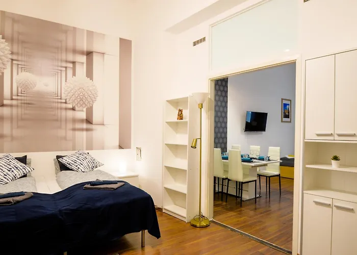 Big 3br Bathr W Ac At Gozsdu بودابست