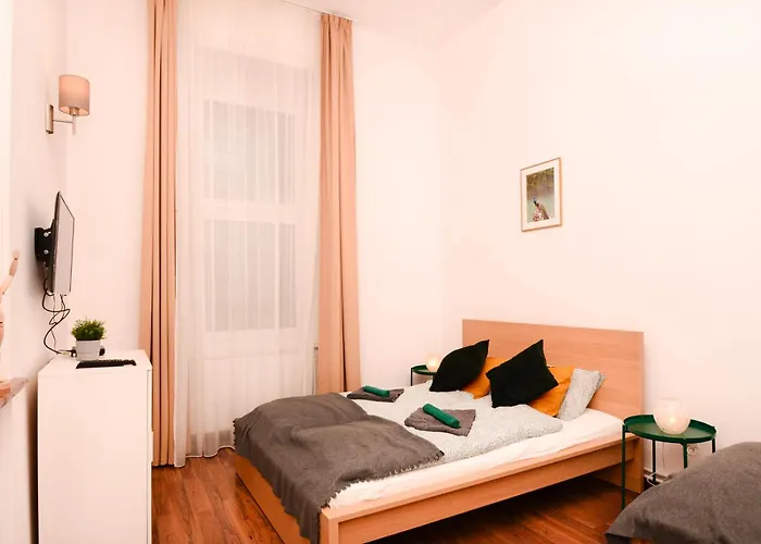 Big 3br Bathr W Ac At Gozsdu شقة بودابست