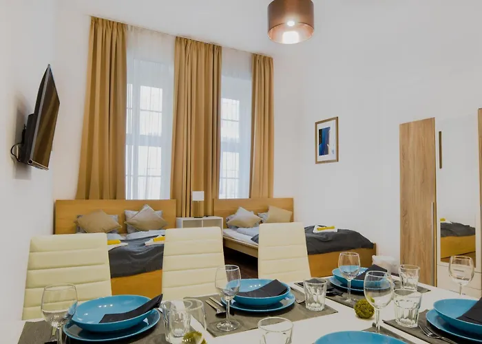 Big 3br Bathr W Ac At Gozsdu شقة بودابست