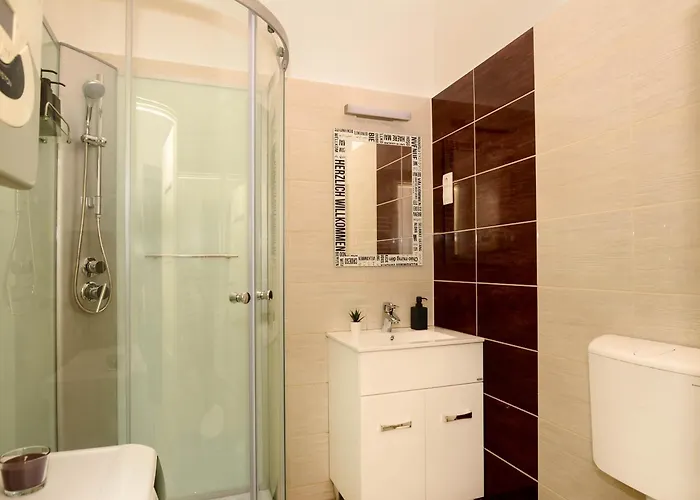 Big 3br Bathr W Ac At Gozsdu *