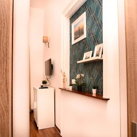 Big 3br Bathr W Ac At Gozsdu Lejlighed